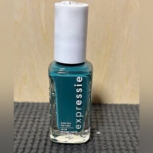 New Essie Expressie Nail Polish Streetwear 'N Tear